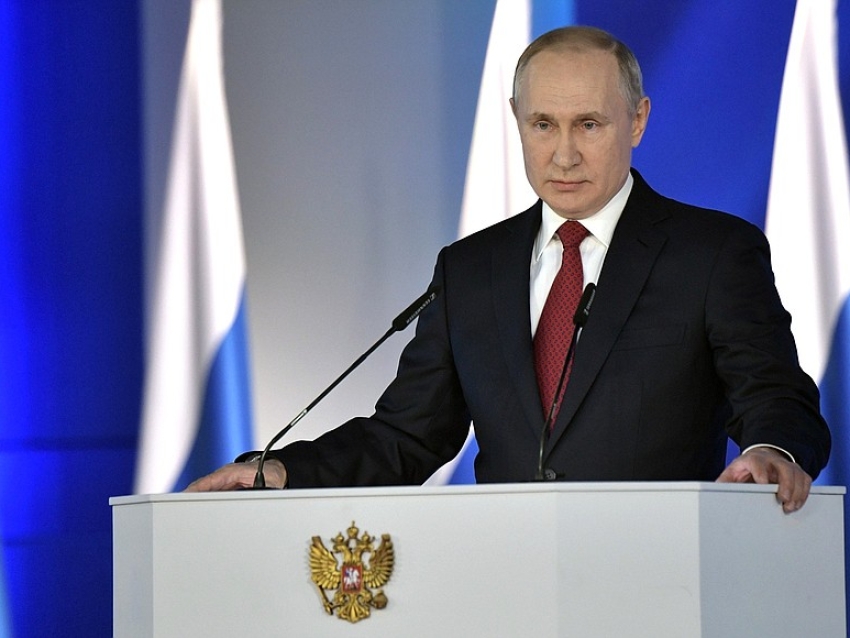 «При рождении третьего ребенка государство закрывает 450 тысяч рублей за ипотеку» - Владимир Путин